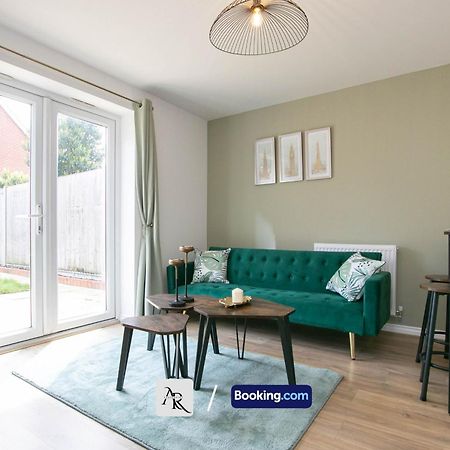 Cozy House By Ar Properties Short Lets & Serviced Accommodation Colchester Extérieur photo