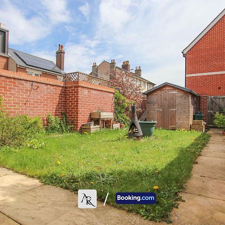 Cozy House By Ar Properties Short Lets & Serviced Accommodation Colchester Extérieur photo