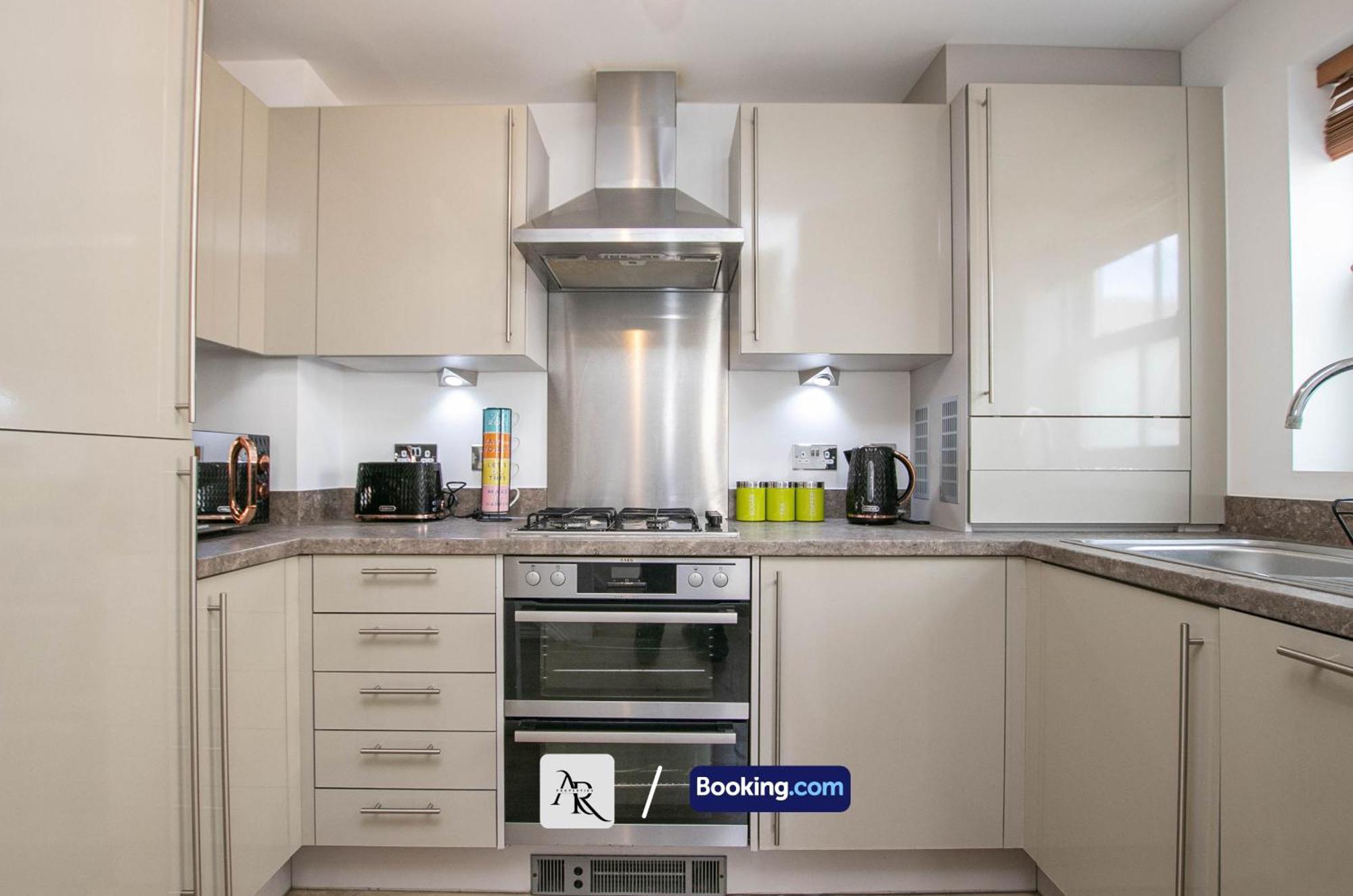 Cozy House By Ar Properties Short Lets & Serviced Accommodation Colchester Extérieur photo