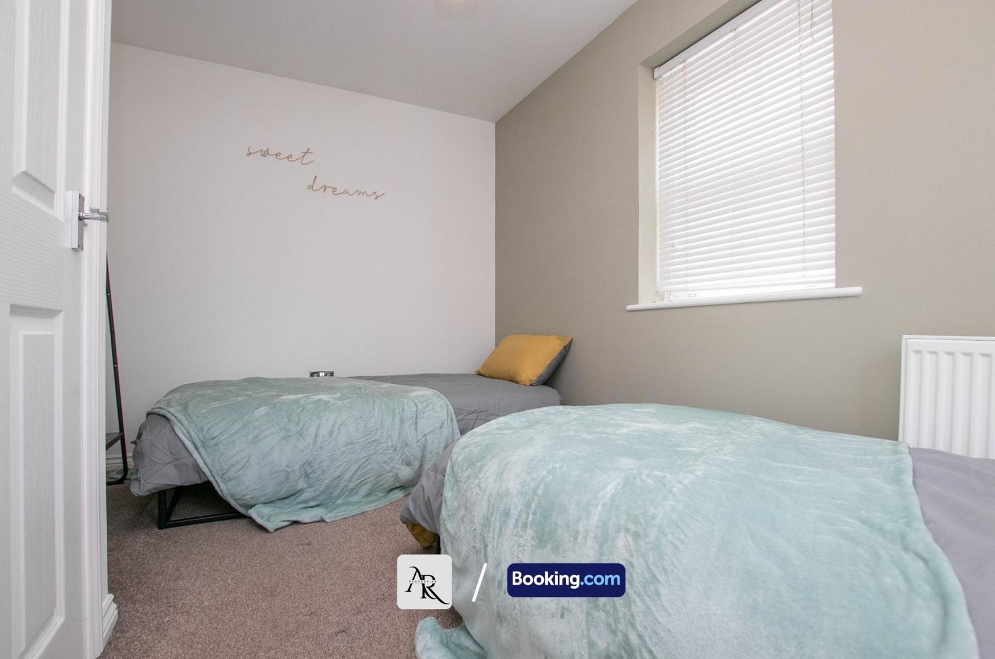 Cozy House By Ar Properties Short Lets & Serviced Accommodation Colchester Extérieur photo