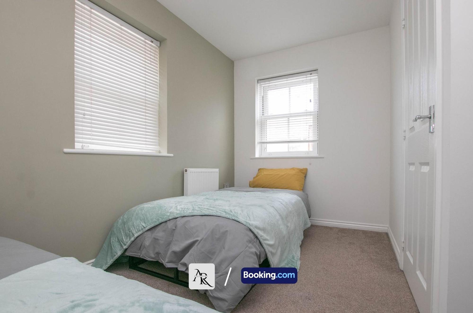 Cozy House By Ar Properties Short Lets & Serviced Accommodation Colchester Extérieur photo