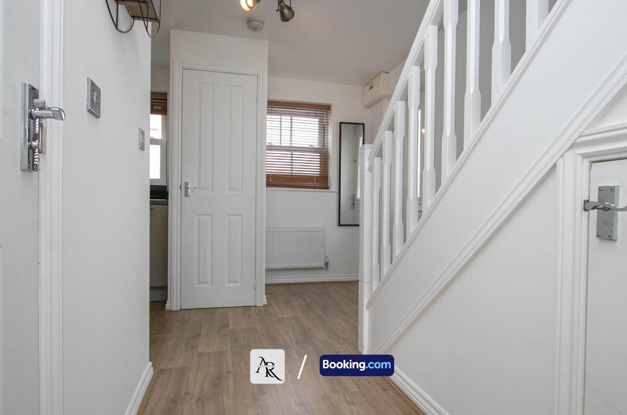 Cozy House By Ar Properties Short Lets & Serviced Accommodation Colchester Extérieur photo