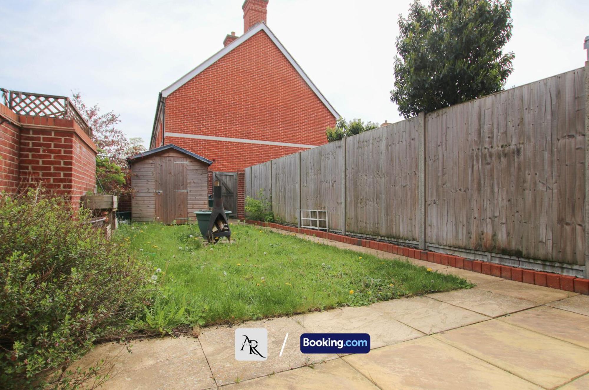 Cozy House By Ar Properties Short Lets & Serviced Accommodation Colchester Extérieur photo